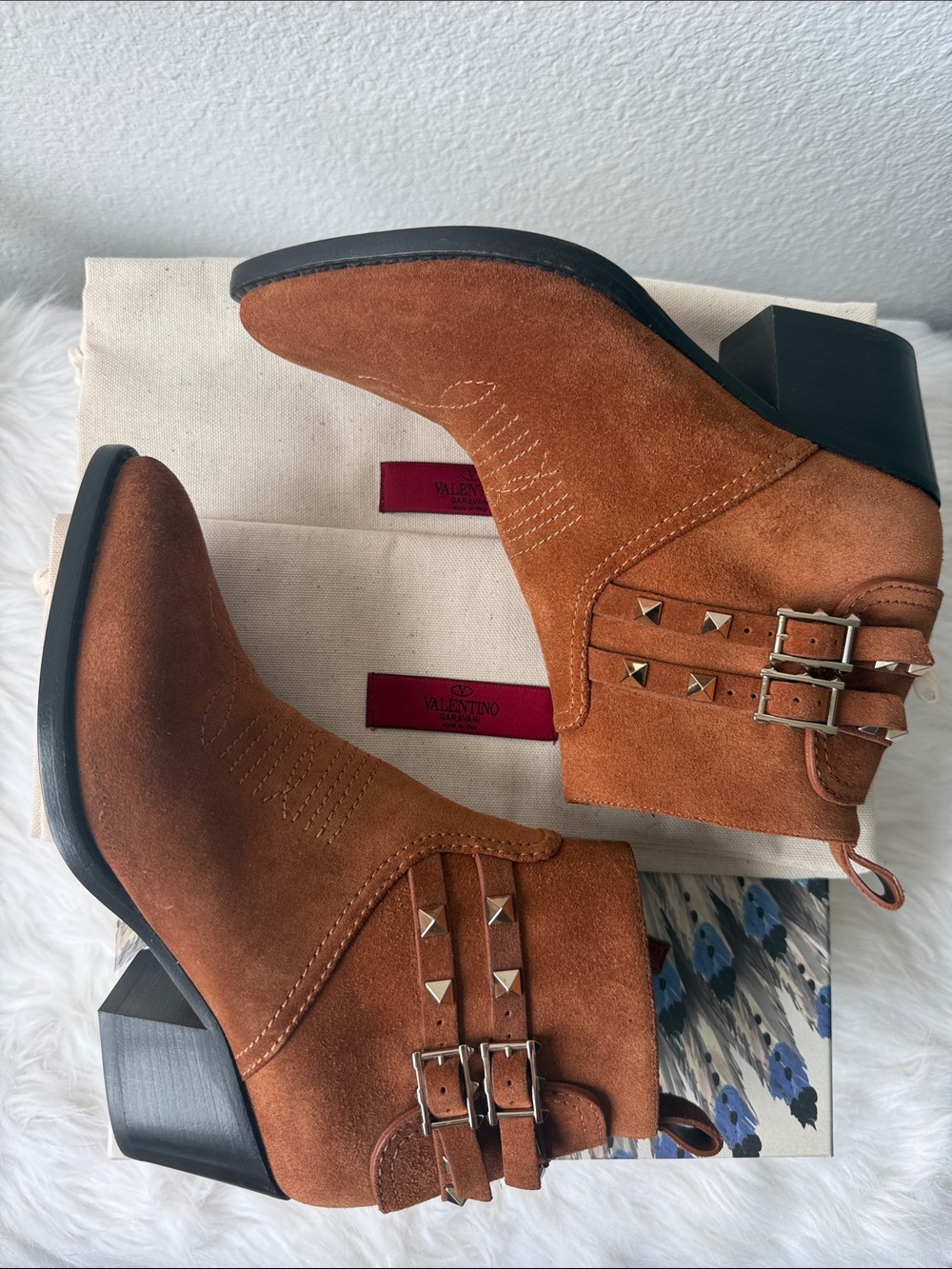 NWOT Authentic Valentino Garavani Brown Suede Studded Ankle Booties - Picture 5 of 7